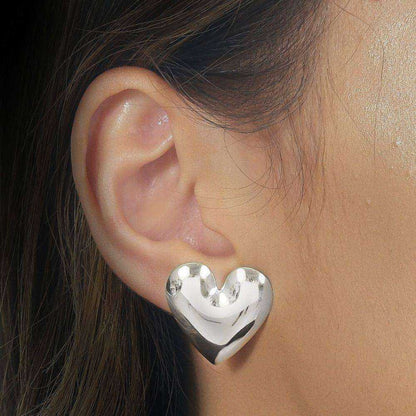 Brinco Prateado de Coração Liso - Galeria